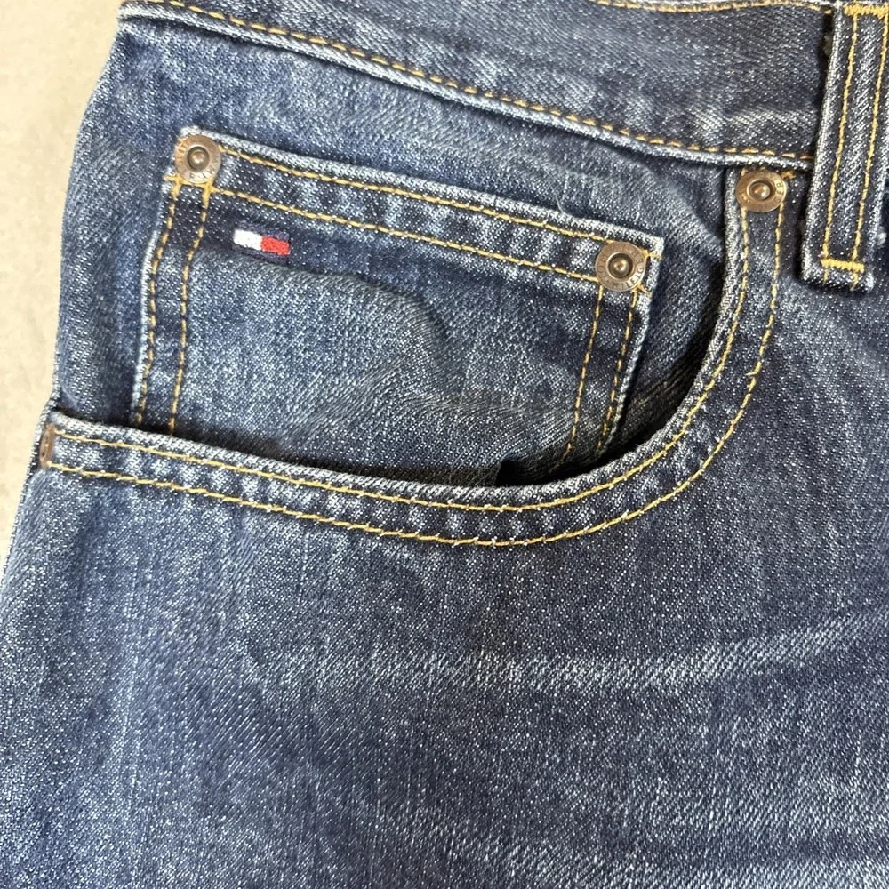 TOMMY HILFIGER Classic Fit Boot Cut Medium Wash Cotton Denim Blue Jeans 42X30